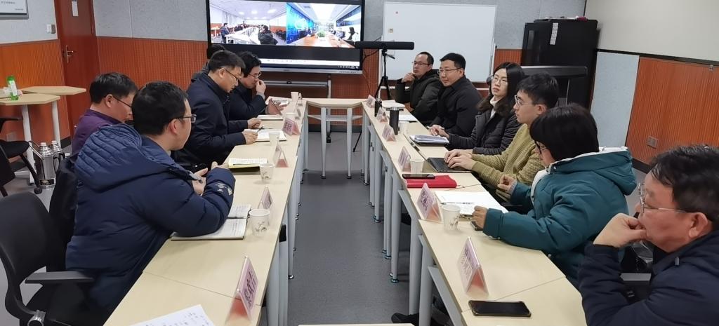 说明: http://www.aku.edu.cn/__local/0/93/91/430677F131092DB57B23AB50C0C_DDF1FF21_115C0.jpg