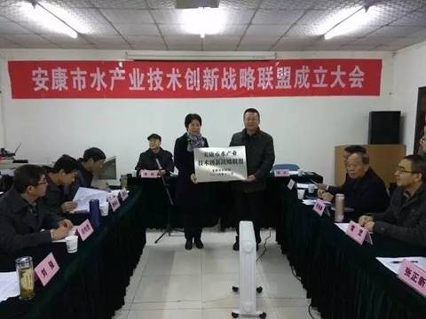 http://www.aku.edu.cn/_mediafile/web/2016/12/26/cb8fwgc9c2.jpg