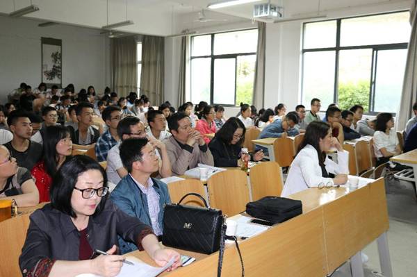 http://www.aku.edu.cn/_mediafile/web/2017/04/25/shf6tj8tg1.jpg