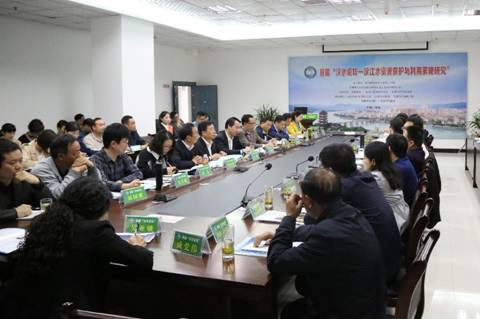 http://www.aku.edu.cn/_mediafile/web/2017/04/29/k5mwtp3xe2.jpg