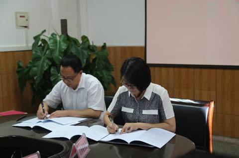 说明: http://www.aku.edu.cn/_mediafile/web/2017/06/19/wrm5n98g62.jpg