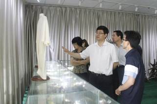 说明: http://www.aku.edu.cn/_mediafile/web/2017/06/16/vk42ybhv42.jpg