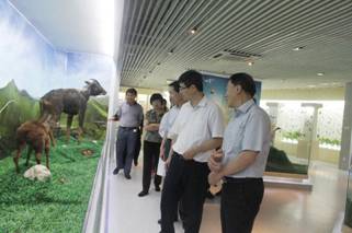 说明: http://www.aku.edu.cn/_mediafile/web/2017/06/16/9jp057hvv1.jpg
