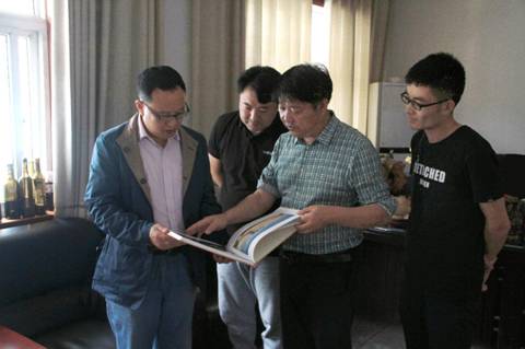 说明: http://www.aku.edu.cn/_mediafile/web/2018/06/04/eaztou70i1.jpg