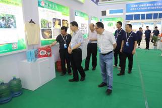 说明: http://www.aku.edu.cn/_mediafile/web/2018/06/28/0bji5pj2d2.jpg